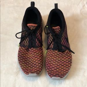 Nike Rosche One Flyknit- Womens Size 10